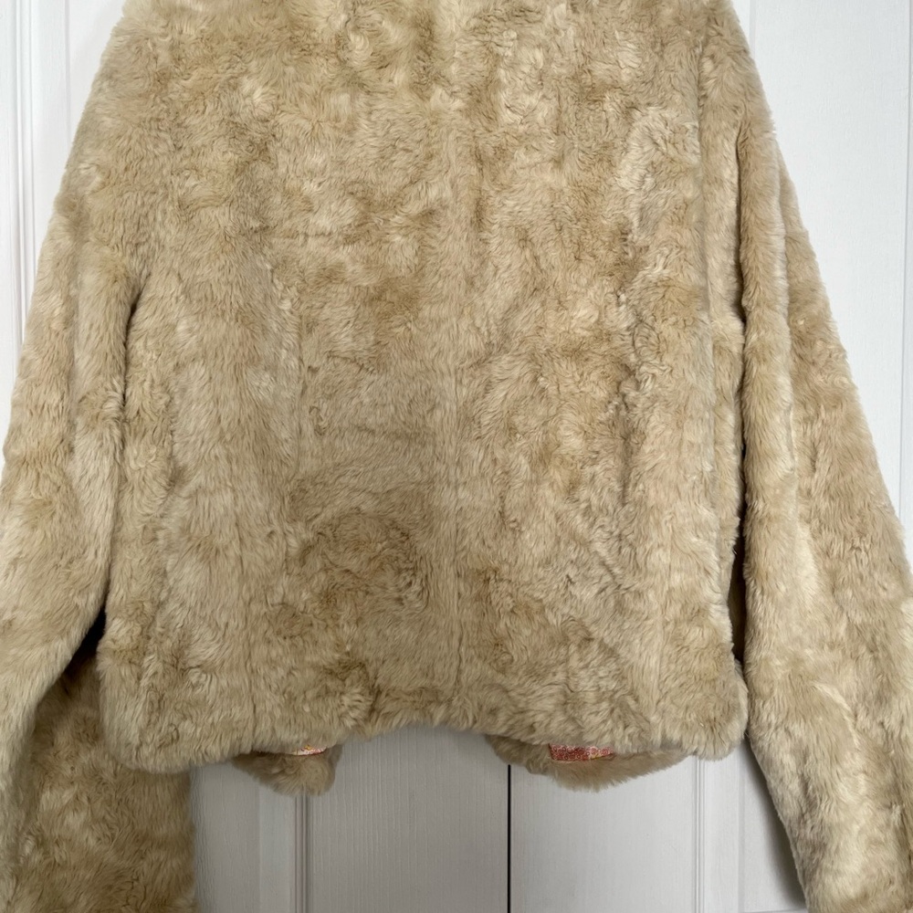 Old Navy Women's Plush Teddy Jacket in Tan - Picture 7 of 7